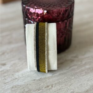 Elegant Gold and Black Women’s Bracelet